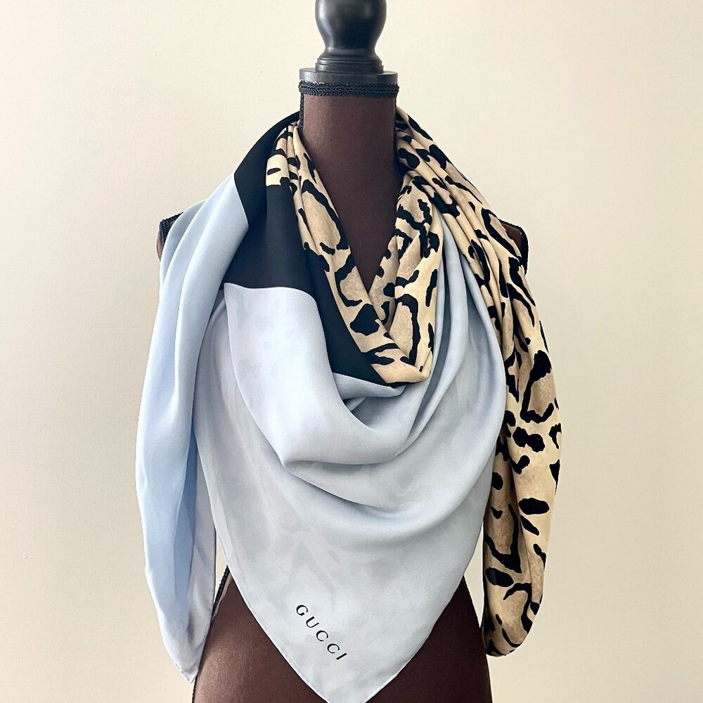 New Gucci Square Scarf Leopard Print Silk Blue Wrap